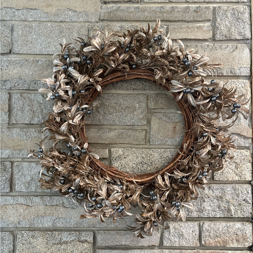 NWT Jim Marvin 24" Pearly Metallic Wreath